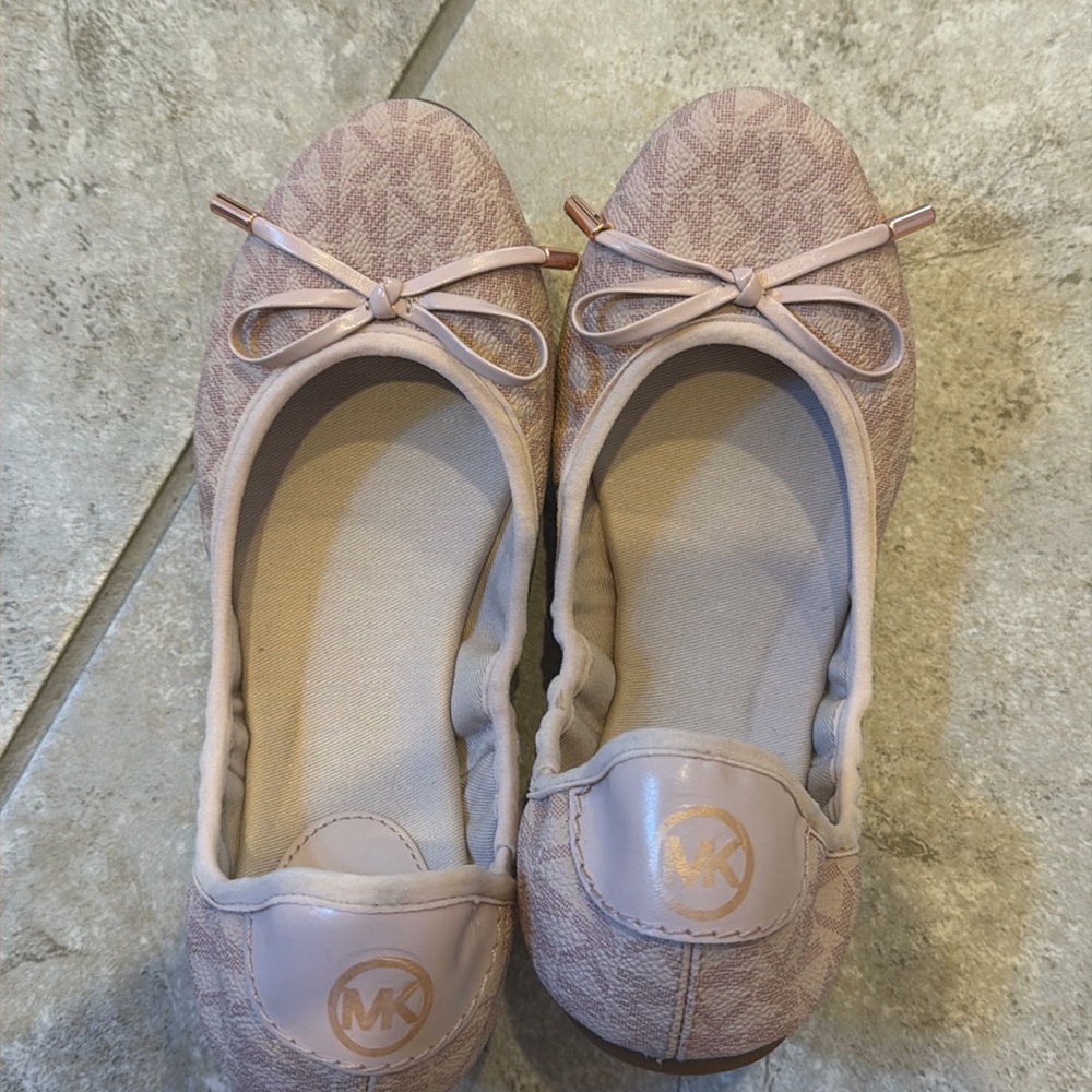 Michale Kor Flat Shoes